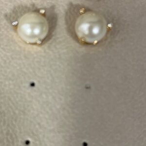 Faux pearl earring